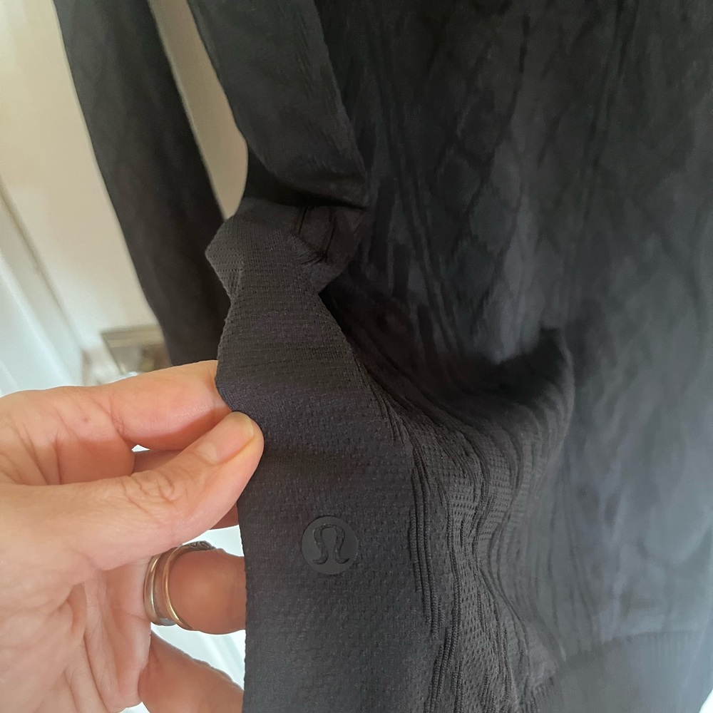 Lululemon textured long sleeve